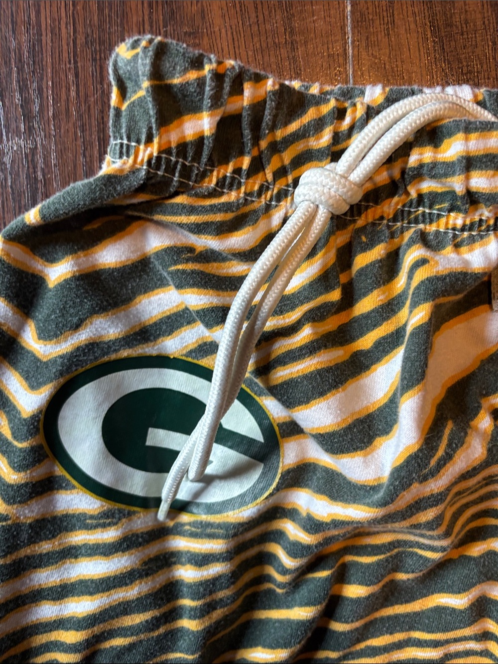 NFL Green Bay Packers Green and Gold Zebra Zubaz Striped Lounge Pants Team Patch - Picture 4 of 7